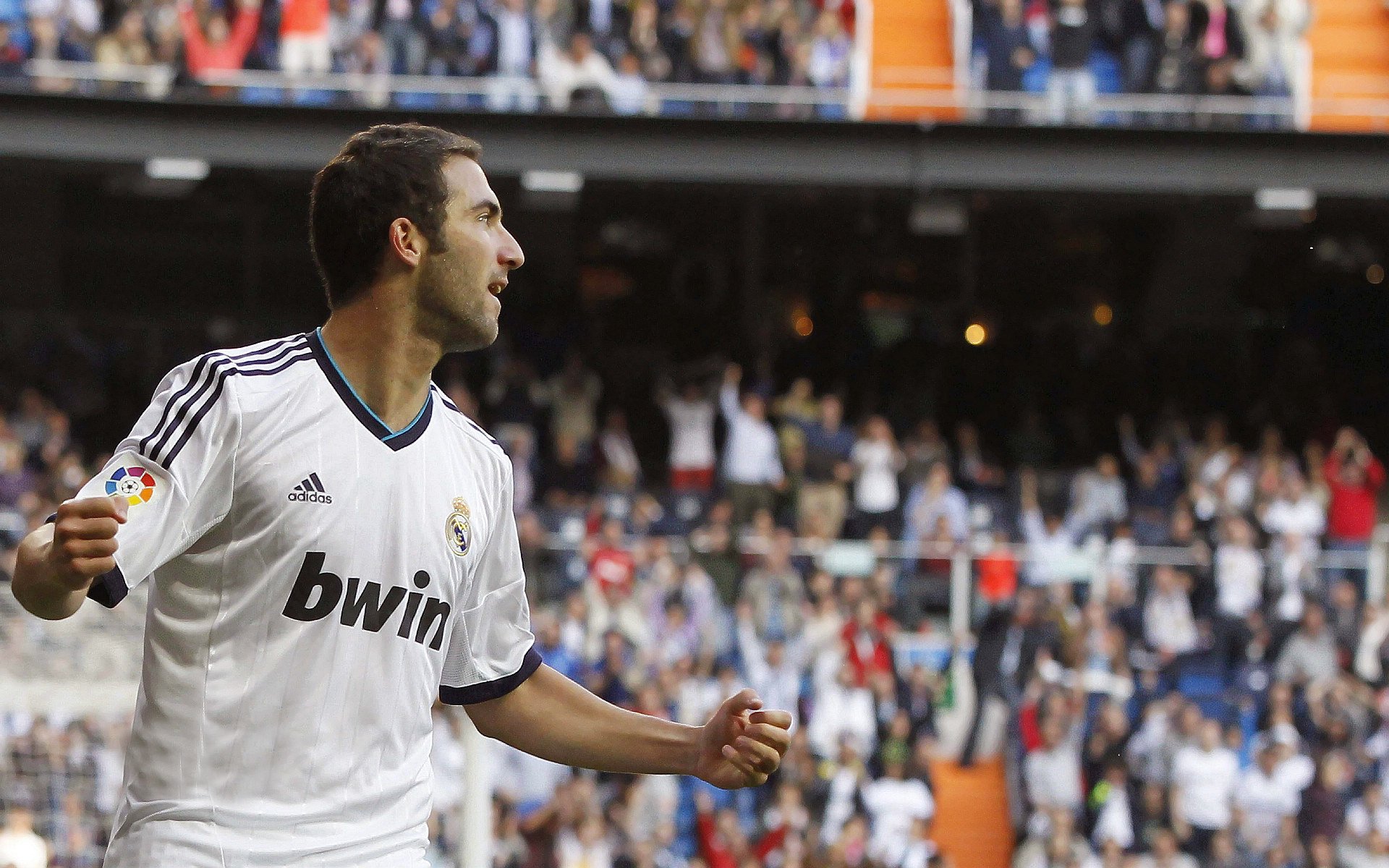 哈斯克决赛中段加速领跑赛道，哈克里斯集锦